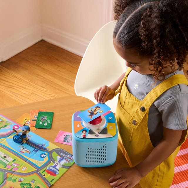 Detalle 2 de Toniebox 2 Sky Blue Play Set with PAW Patrol Chase Tonie and Tonieplay controller