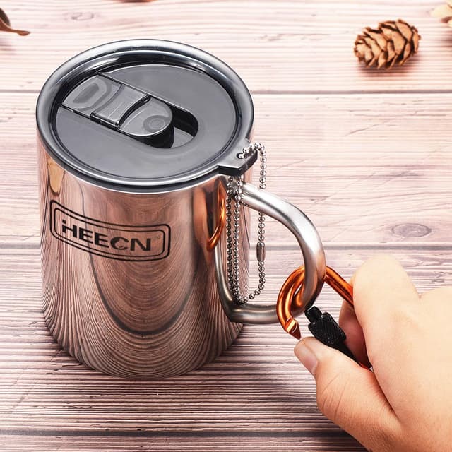 Detalle de HEECN HESS038BBK400 – Tazze da campeggio in acciaio inox a doppia parete con coperchio, moschettone e catena