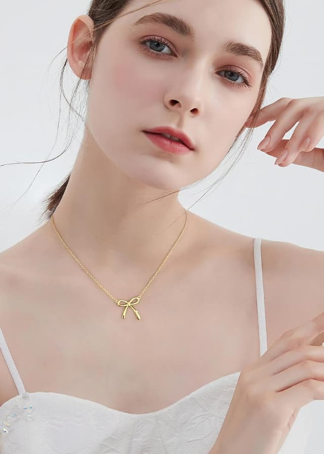 Thumbnail 6 de LILIE&WHITE Gold Schleifen-Halskette für Damen – allergikerfreundlich, kratzfest & langlebig