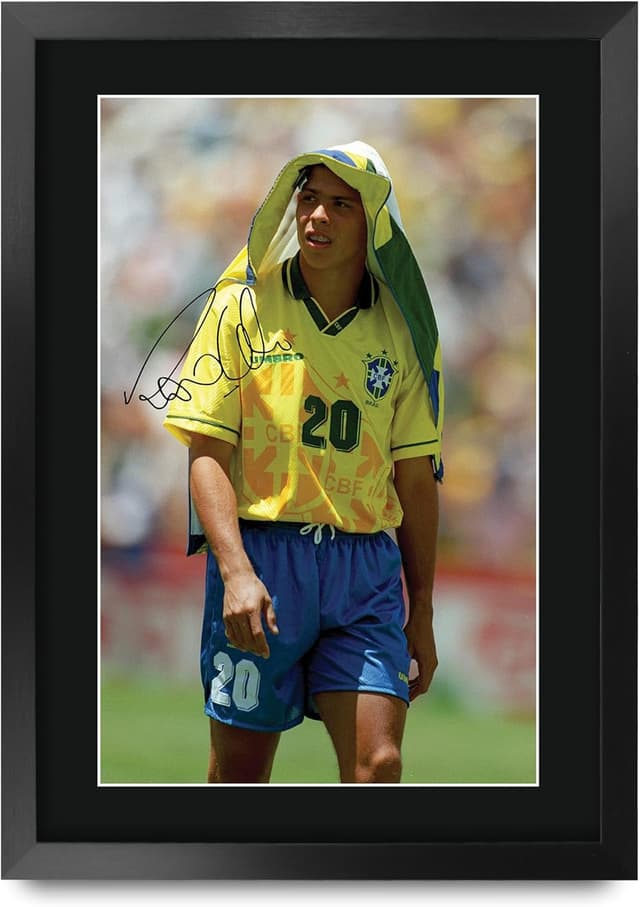 Thumbnail 4 de HWC Trading Ronaldo A4 Signed Print