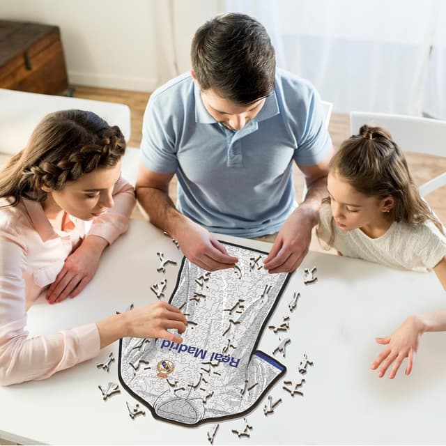 Detalle 2 de Iconic Puzzles Real Madrid Maillot – puzzle en bois sous licence officielle, 500 pièces, taille L