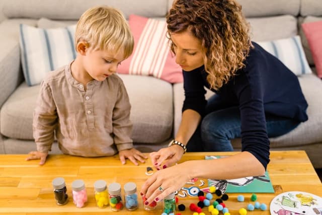 Detalle de Gioco educativo Nathan “Je découvre les émotions” (nuova versione) – cofanetto per imparare a riconoscere e gestire le emozioni