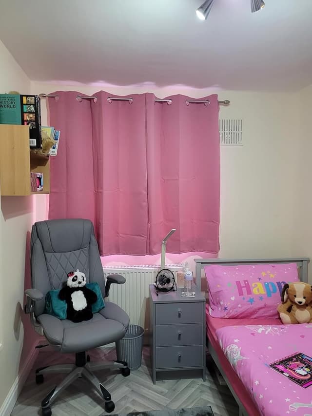 Detalle de Thermal Insulated Blackout Ring Top Eyelet Curtains for Bedroom Windows – 2 Panels (Pink, 90” x 54”)