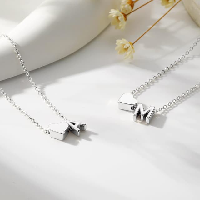 Detalle de TINGN Armband für Damen mit Herz & Buchstaben (Monogramm) – 14K Gold vergoldet, verstellbar