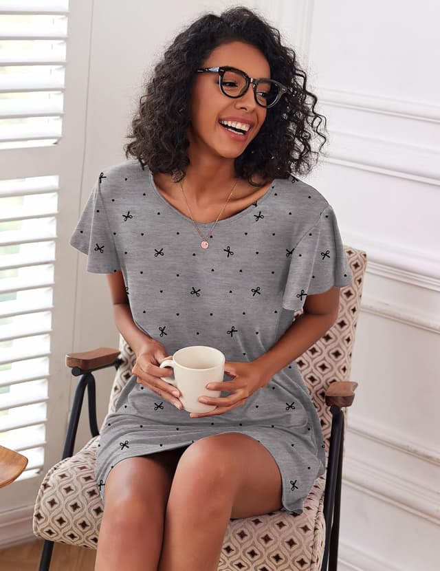 Detalle 2 de Ekouaer 2 Pack Women’s Nightgowns – Heart V-Neck Short Sleeve Flare Sleepshirt (S–XXL)