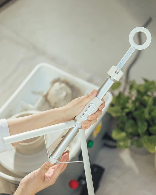 Thumbnail 6 de KraftGeek Magnetic Phone Tripod 64" Selfie Stick