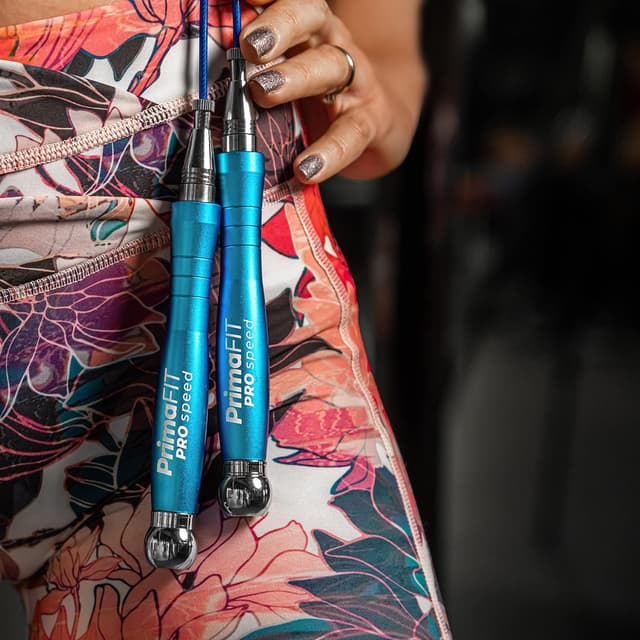 Detalle de PrimaFIT Pro Speed Skipping Rope (3m adjustable) weighted jump rope with self-locking aluminium handles and carry bag