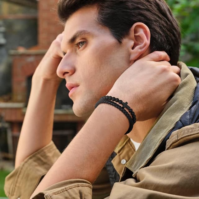 Detalle de Herrenarmband aus Edelstahl mit Kreuz-Motiv – verstellbar mit Knebelverschluss (Geschenk zur Konfirmation & mehr)