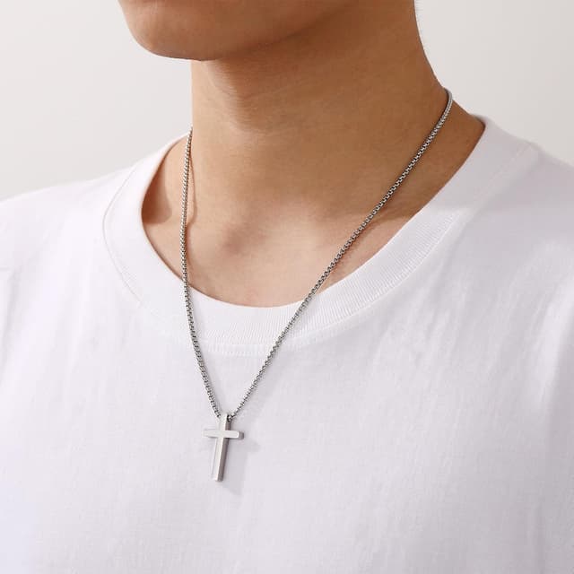 Detalle 2 de Aretas Kreuz Halskette 18 Zoll