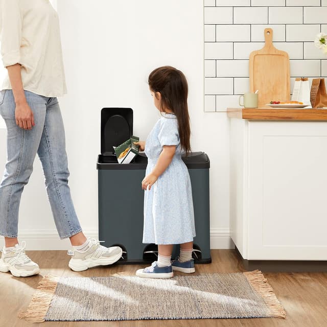 Detalle 2 de Songmics LTB54G Pattumiera 54 L a pedale