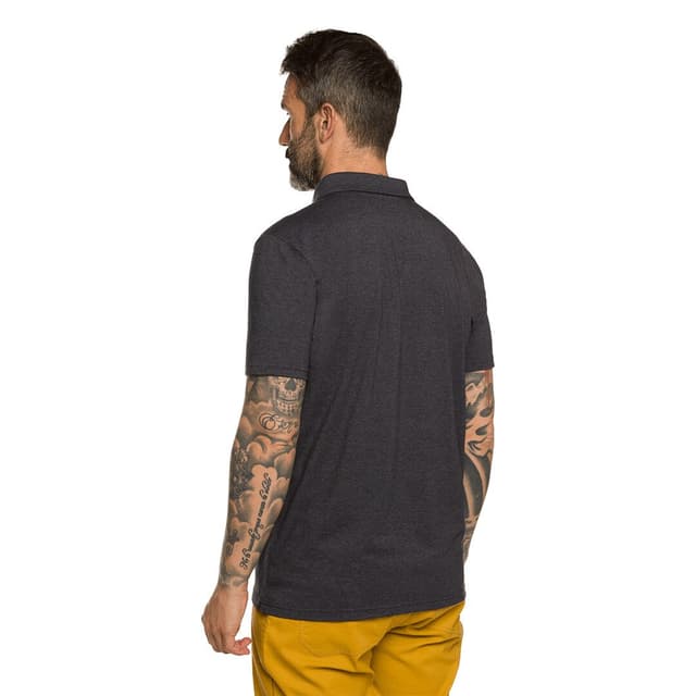 Detalle de Trangoworld Polo de hombre Finu Trangoworld para boulder, escalada y uso urbano