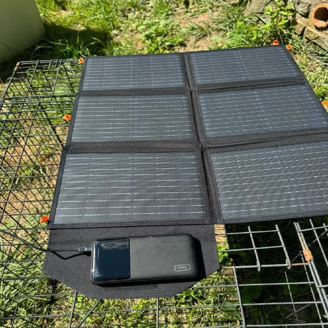 Detalle 2 de FlexSolar 60W Portable Solar Panels