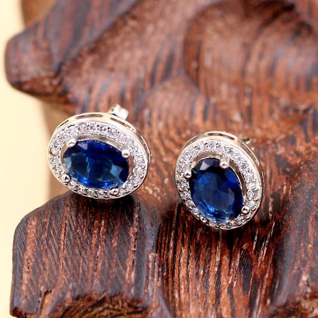 Detalle de Vivaday Oval Cut Cubic Zirconia Halo Stud Earrings (White Gold Plated) YA5119