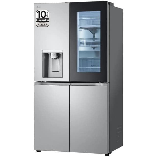 Detalle de LG GMG960MBEE InstaView: frigorífico americano con puerta toc-toc y acero antihuellas