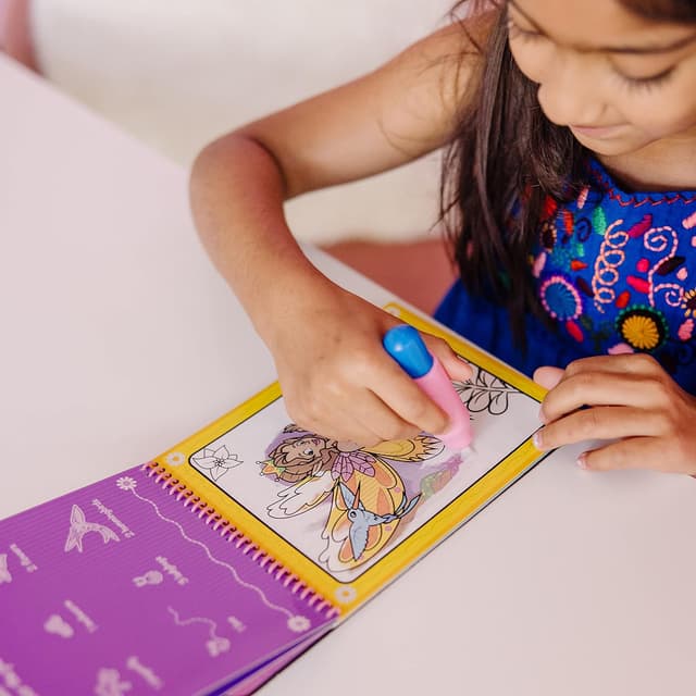 Detalle 2 de Melissa & Doug Fairy Tales Gomas de borrar (19415) ✏