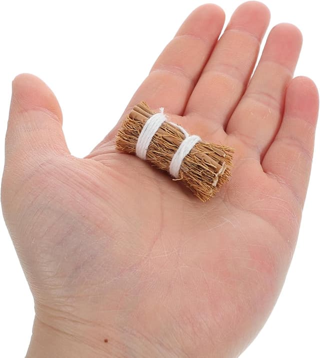 Detalle 2 de Supvox Miniatur-Heuballen-Set mit 6 Stück aus Naturgras für Puppenhaus, DIY-Sandtisch & Fotografie-Requisiten (ca. 4,00 x 1,20 x 1,20 cm)