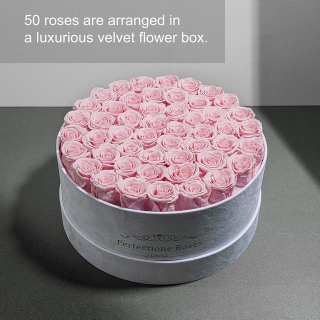 Detalle 2 de 50 Piece Roses in a Velvet Box preserved flowers (Pink) for birthday and gift giving