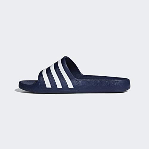 Detalle 2 de adidas Adilette Aqua Slides unisex de secado rápido (Dark Blue/Cloud White), talla 40.5
