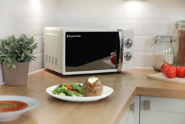 Detalle de Russell Hobbs RHMM701C 17L 700W Cream Solo Microwave with Timer, Ringer & Defrost