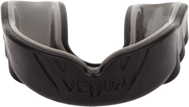 Detalle de Venum Challenger Mouthguard Black — Mouthguard 🥊