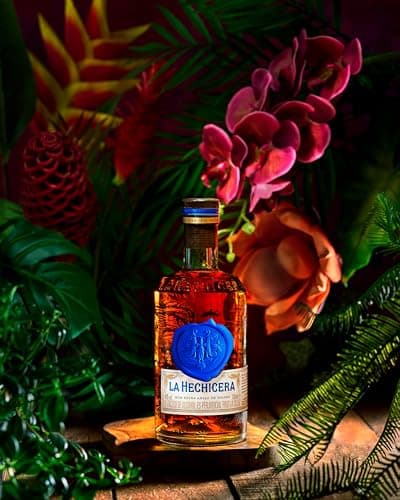 Thumbnail 2 de La Hechicera Reserva Familiar Ron Añejo Colombia 🥃 700 ml