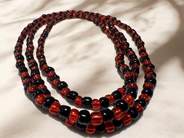 Detalle de Collar Elegguá (Eleke) 40 cm