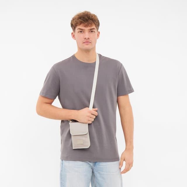 Detalle de Johnny Urban Troy Brusttasche für Herren & Damen (Beige) – Reisebrustbeutel mit vielen Kartenfächern