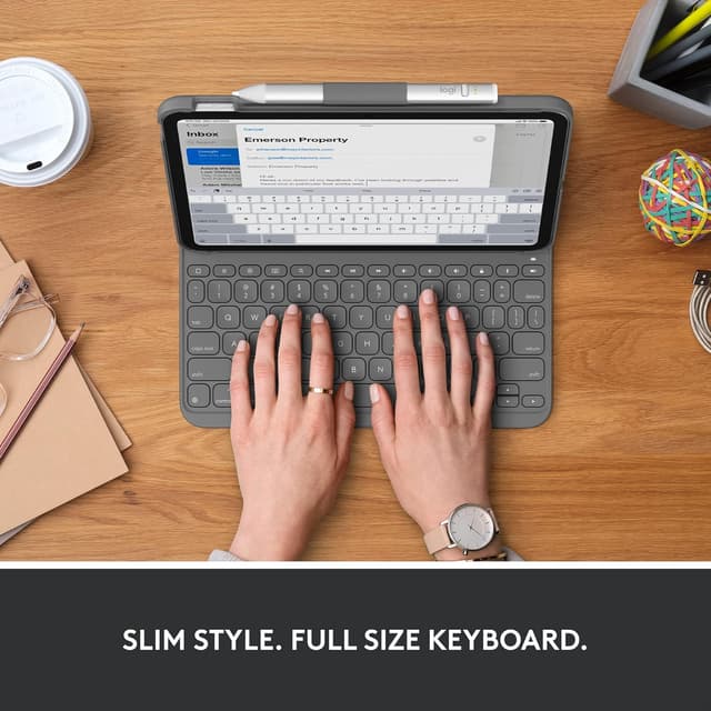 Detalle 2 de Logitech Slim Folio Keyboard Case for iPad (10th gen & A16) with wireless keyboard and Logitech Crayon (USB-C)