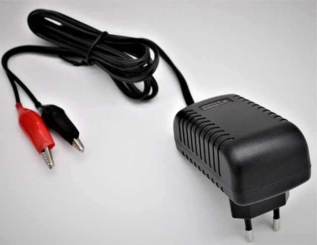 Imagen de Caricabatterie 12V mantenitore intelligente per batterie al piombo en OfertitasTOP