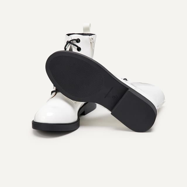 Detalle de Amazon Essentials Girls’ Combat Boots With Zip