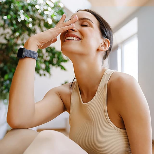 Detalle de Oielai braided nylon Apple Watch strap with adjustable magnetic clasp (40/41/42/44/45/46/49mm compatible)