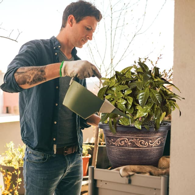 Detalle 2 de Pottiffe 40cm plastic plant flower planters (3-pack) with drainage holes and saucers