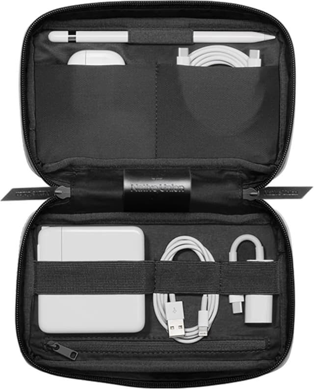 Detalle de Native Union Stow Organizer premium travel tech kit (Sandstone) for cables, charger and small essentials