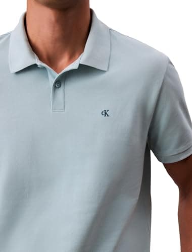Detalle 2 de Calvin Klein Polo de manga corta para hombre Monogram Piqué de algodón, azul Stratosphere (M)