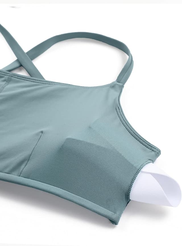 Detalle de CRZ YOGA Women’s D–DD Scoop Neck Bikini Top with Removable Pads, Adjustable Convertible Straps