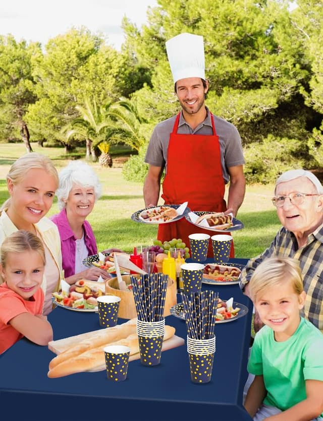 Detalle 2 de Nkaiso Party Tableware 126-piece set in navy blue and gold paper (for up to 25 guests)