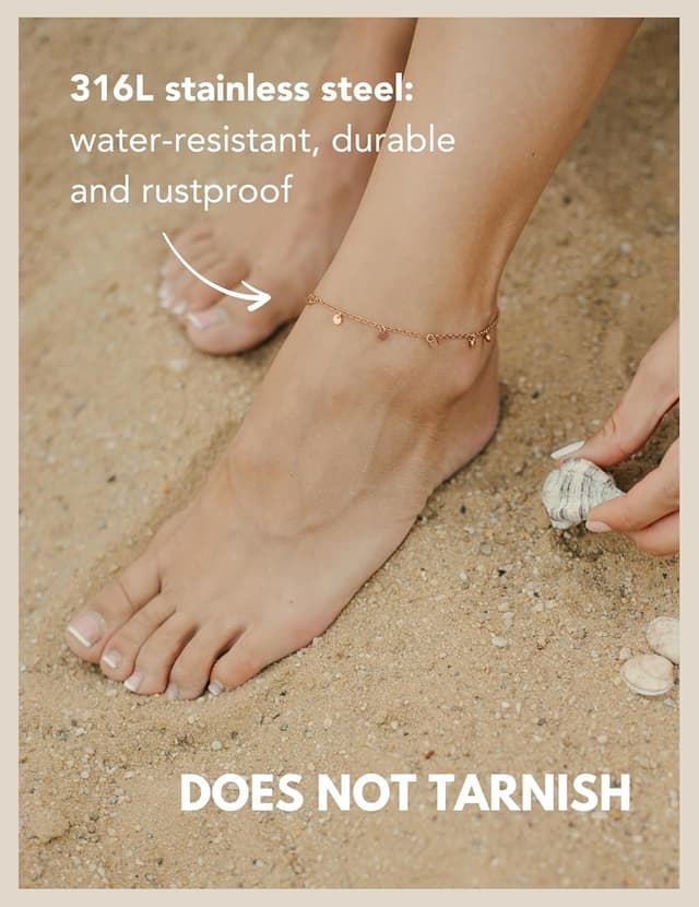 Detalle de GD GOOD.designs Fußkettchen für Damen mit wasserfesten Plättchen, verstellbar (22–27 cm) – Gold, Roségold, Silber oder Schwarz