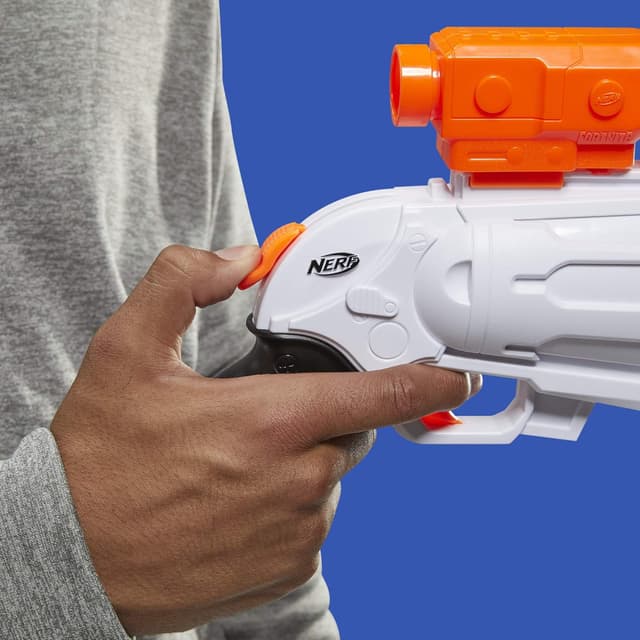 Detalle de Nerf Fortnite SR Blaster (4-Dart Hammer Action) with Removable Scope and 8 Nerf Elite Darts