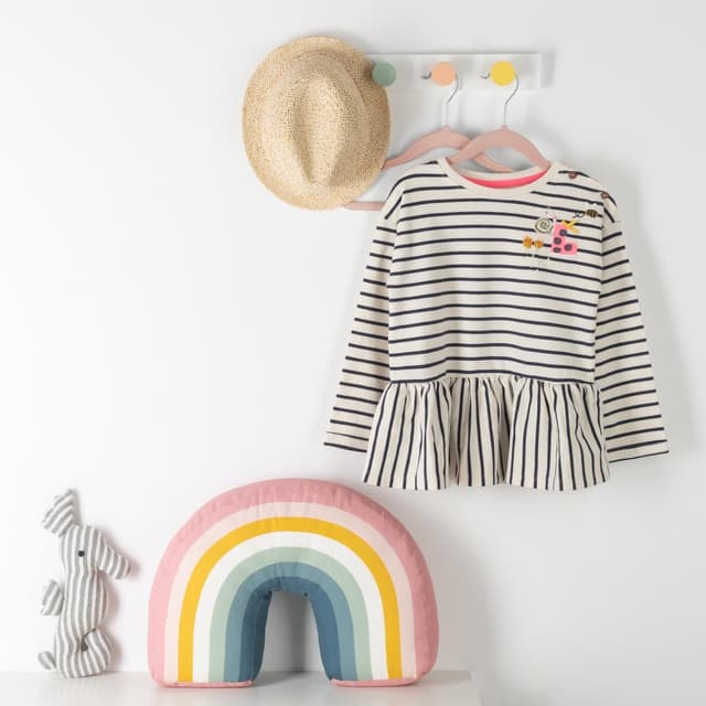 Detalle 2 de Laleni Kinderkleiderbügel (30er-Set) mit Samtbezug, 360° Drehhaken – rutschfest für Kinderkleidung