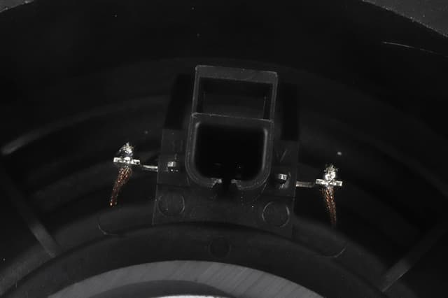 Detalle 2 de GM Genuine Parts 15201406 Rear Side Door Speaker (GM-recommended factory replacement)