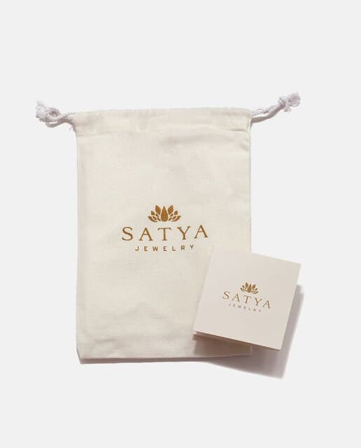 Detalle 2 de Satya Jewelry Colgante Tarot Lunar Dorado 🌙