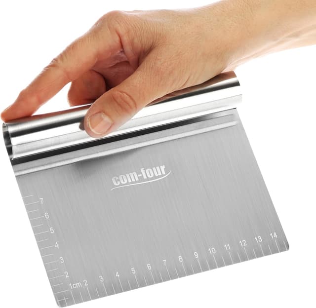 Detalle de COM-FOUR spatule à pâte avec coupe-pâte en acier inoxydable, manche rond et bords droits (1 pièce)