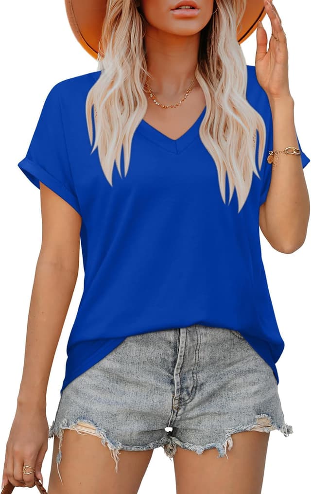 Detalle de Aokosor women’s V-neck rolled-sleeve t-shirt top (polyester/rayon/spandex blend)
