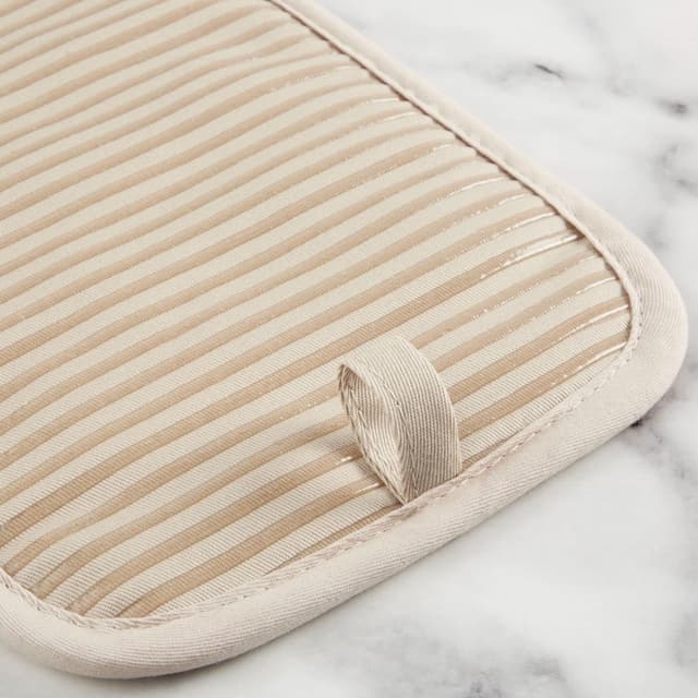 Thumbnail 5 de KitchenAid Quilted Oven Mitt Set