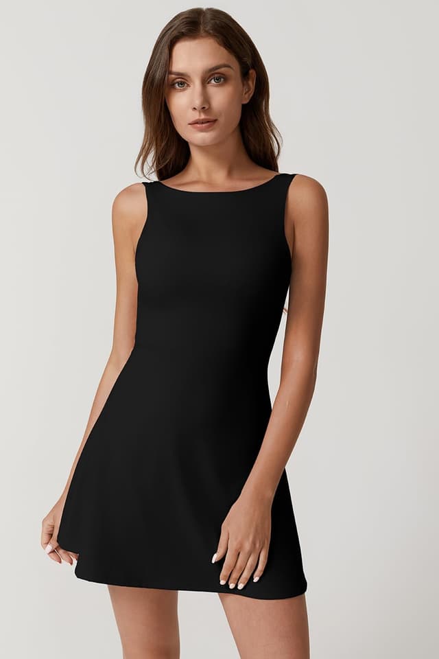 Detalle de QINSEN Women’s Open Back Tennis Dress with Built-In Shorts and Pockets