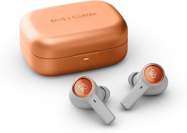 Detalle de Bang & Olufsen Beoplay Eleven wireless earbuds (Copper Tone) with improved noise cancellation