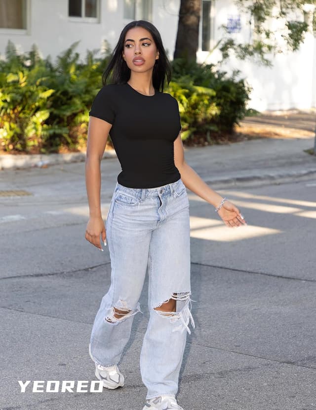 Thumbnail 1 de YEOREO Fitted Compression Crop Top