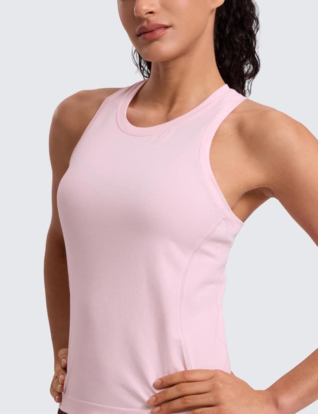 Detalle 2 de CRZ YOGA Women’s Seamless Racerback Tank Tops for Training, Running & Gym