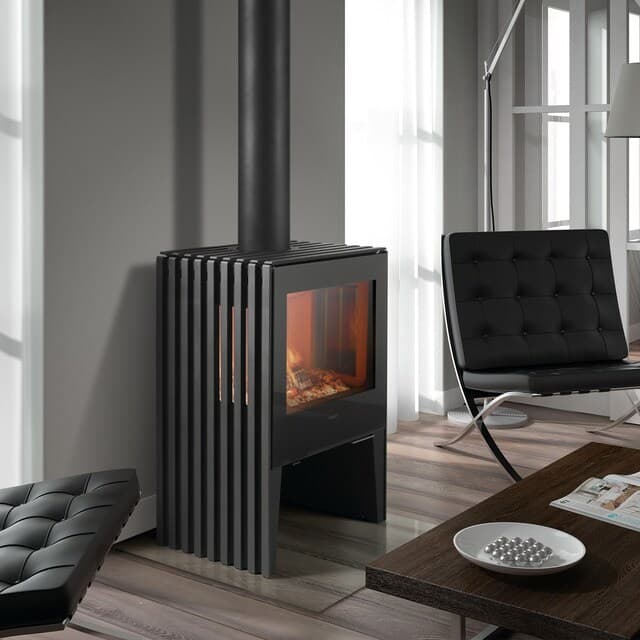 Detalle 2 de Hergom Glance estufa de leña 7 kW