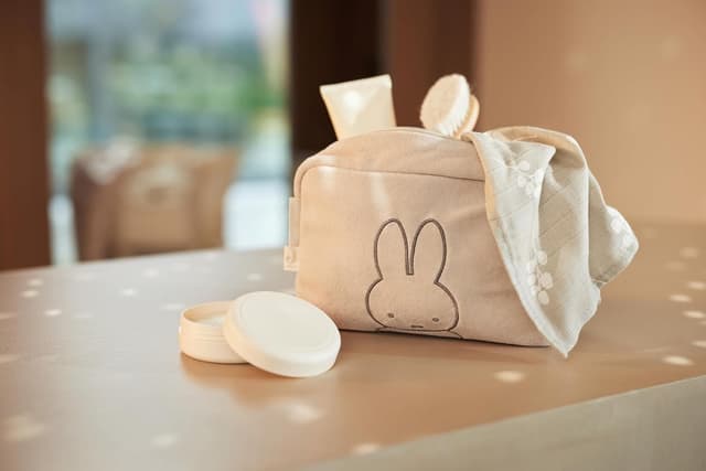 Detalle de Jollein Frottee Windeltasche Miffy Nougat – Windeletui & Kosmetiktasche (Beige)